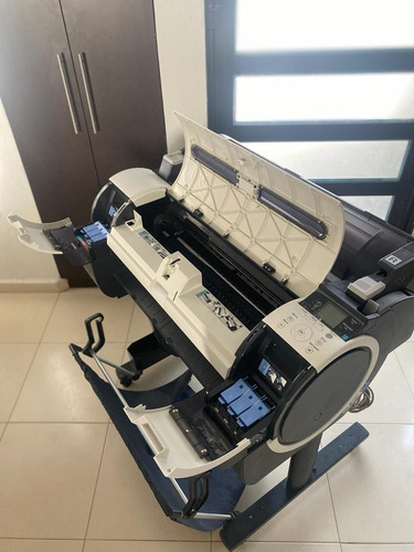 Plotter 24 Pulgadas Marca Canon, Mod. Ipf670 Series Con Base