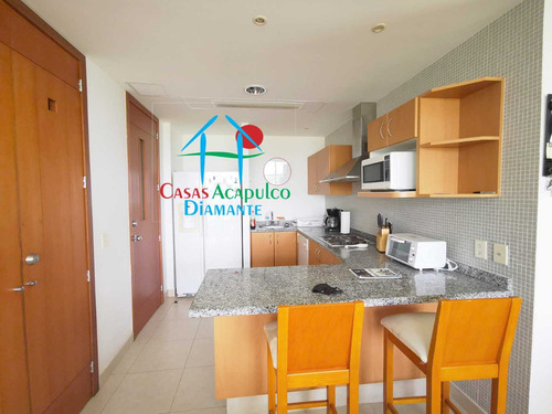 Cad Mayan Lakes 1-501. En Condominio Con Club De Playa. Terraza Con Vista A La Alberca Y Jardines