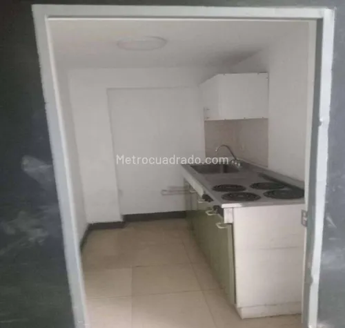 Bodega En Arriendo Prado Veraniego 435m