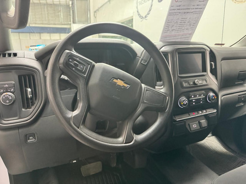 Chevrolet Silverado 4.3 V6 1500 WT Cabina Regular 4x2 At