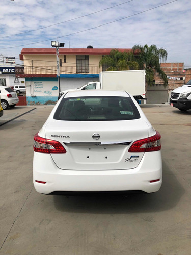 Imagen 5 de 11 de Nissan Sentra 2013 1.8 Advance L4 Cvt