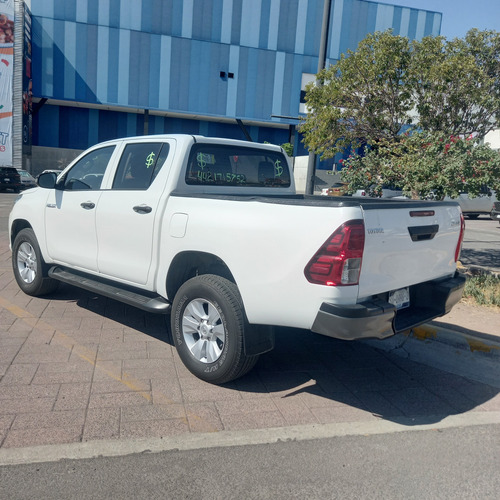 Toyota Hilux 2.7 Cabina Doble Sr Mt
