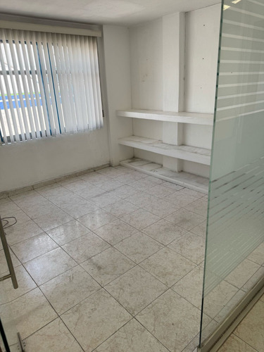 Bodega Ubicadisima Cerro Del Tambor Muy Cerca De 5 De Febrero A La Altura De Call Center Santander