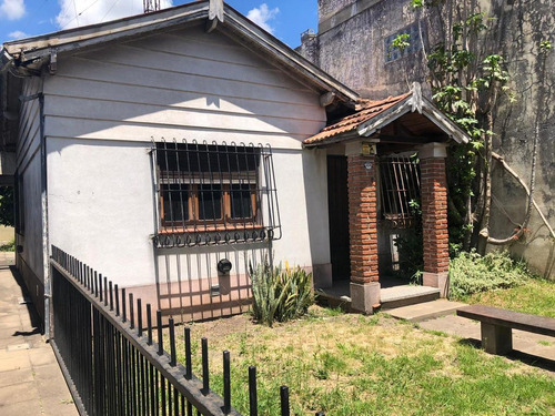 Imagen 1 de 15 de Casa Venta A Reciclar- Castelar Sur- Ideal Emprendimiento- Toma Menor Valor Zona Sur