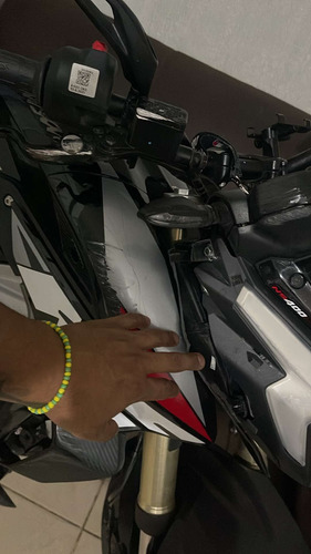 Vendo Ns 400z Con Detalle Estético Nada Que Afecte