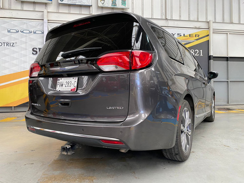 Chrysler Pacifica 2017