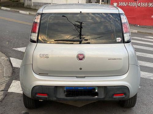 Imagem 4 de 8 de Fiat Uno 1.0 Evo Attractive 8v 2015