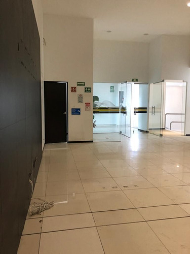 Imagen 2 de 14 de Local Para Universidad, Escuela Ó Academia En Renta