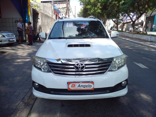 Toyota Hilux SW4 3.0 Srv 7l 4x4 Aut. 5p
