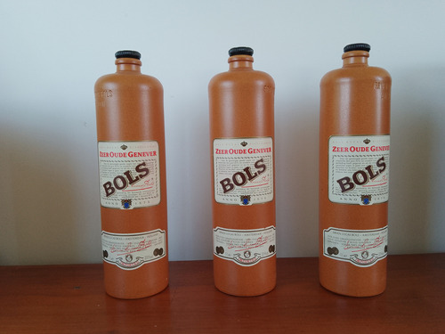 Botellas Hechas En Barro De Ginebra.reconocida Marca Bols.