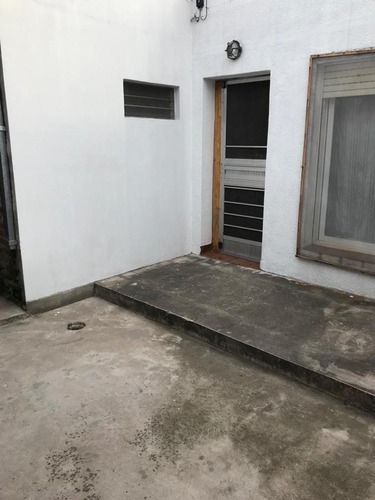 Imagen 9 de 11 de Casa Ideal Para Dos Familias