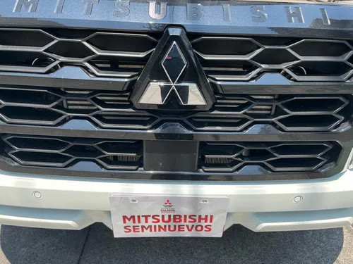 Mitsubishi L200 2025