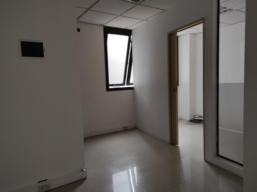 Imagen 9 de 13 de Venta Oficina Con Cochera - Centro
