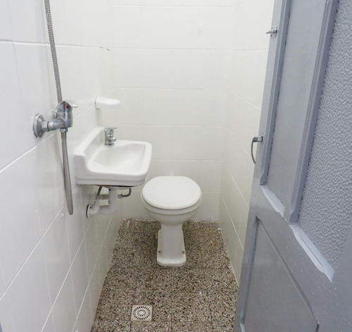 Imagen 5 de 7 de Venta Apartamento Alquilado -atahualpa-dos Dormitorios .