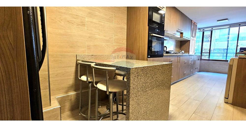 4 Dormitorios Amplios Y Renovado. Departamento