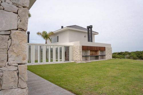 Casa En Las Garzas