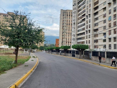 Apartamento De Oportunidad En Urbanización El Calvario De Guarenas 