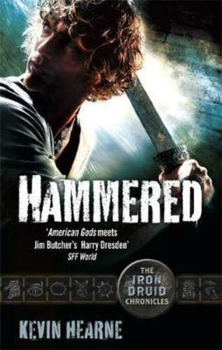 Hammered / Kevin Hearne