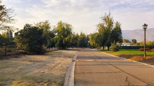 Sitio En Venta En Brisas De Chicureo