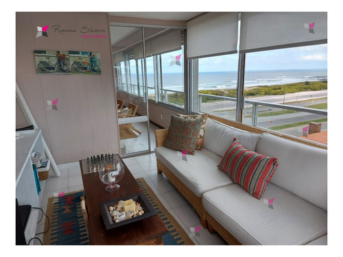 Imagen 6 de 23 de Venta De Apartamento De 3 Dormitorios Frente Al Mar En Edificio Tiburon En Punta Del Este