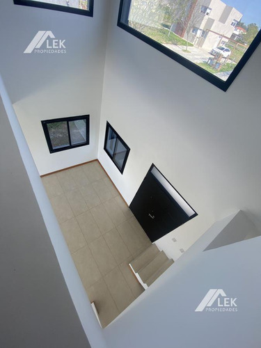 Impecable Casa Con Pileta En San Matias! Acepta Permuta Menor Valor... Mono O 2 Amb Caba