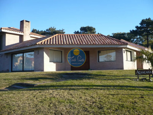 Excelente Casa Con Piscina En Alquiler En Rincon Del Indio, Playa Brava, Punta Del Este.