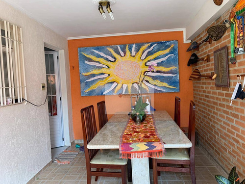 Casa Térrea Com 3 Dormitórios E 2 Suítes Na Vila Santa Clara - Ca0032
