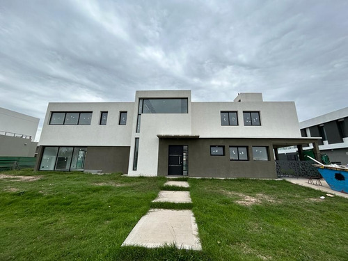 Casa Venta 5 Ambientes A Estrenar Principado Canning