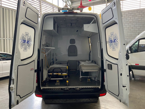 Imagem 5 de 11 de Sprinter 415 2018 Ambulância Com 129 Mil Km