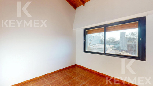 Casa De 3 Dormitorios En Venta, La Plata
