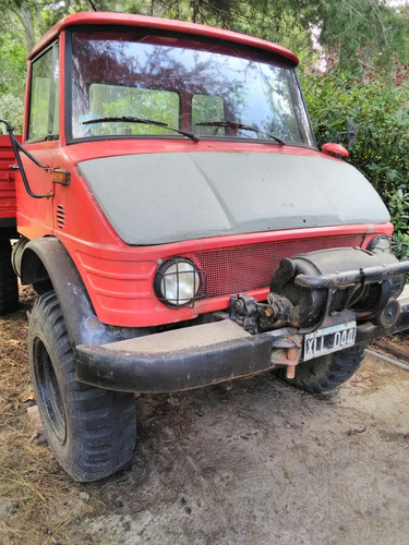 Mercedes Benz Unimog 416 + Implemento