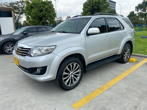 Imagen 1 de 25 de Toyota Fortuner 2.7
