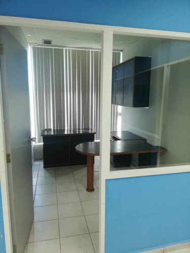 Imagen 2 de 11 de Johanna Castillo Alquila 04145951217 Galpon Zona Ind Norte Conj Cerrado