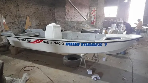 Lancha Tracker Condor 520 Base 1 Con Consola