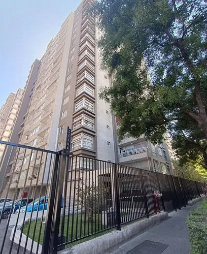 Departamento En Arriendo De 2 Dorm. En San Miguel
