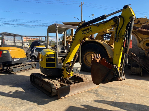 Imagem 1 de 15 de Mini Escavadeira Wacker Neuson 28z3 Ano 2013