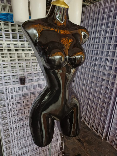 Maniquie Buchon (nuevo) De 3/4 Con Base (Usado)