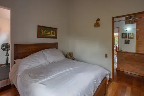 Casa En Venta En Loma De Los Balsos. Cod V16245