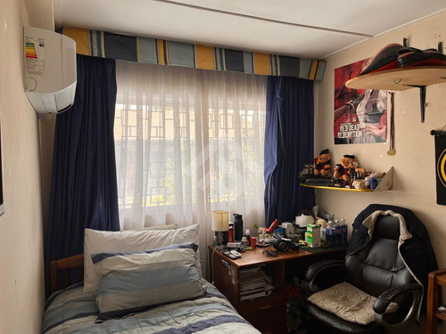 Casa En Venta De 5 Dorm. En Ñuñoa