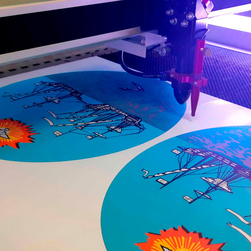 Imagen 1 de 10 de Servicio De Corte Y Grabado Laser - 1400 X 800 Mm - Caba