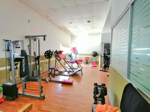 Bodega O Local Comercial En Renta Céntrica Con Dos Frentes En Prol. Corregidora Sur, Querétaro.