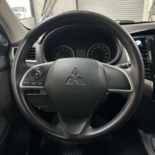 Mitsubishi L200 2.4 Cabina Doble 4x2 Mt