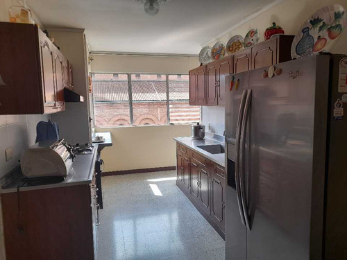 Vendemos Apartamento Medellín Centro Parque Bolivar 187 M²