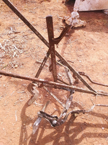 Arado Antigo De Tração Animal Canadá Séc Xix (Usado)