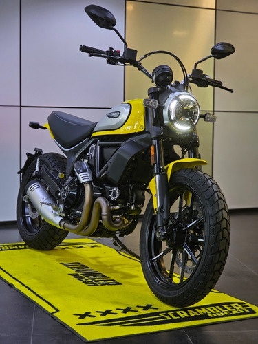 Imagen 24 de 25 de Ducati Scrambler Icon 800 0km No Triumph Street Twin