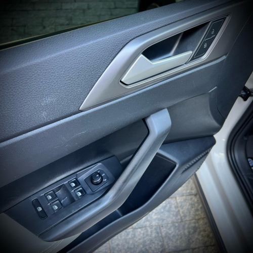 Volkswagen Nivus 1.0 200 TSI TOTAL FLEX COMFORTLINE AUTOMÁTICO