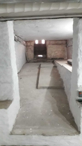 Depósito Muy Bien Ubicado 300m2 Aprox. Con Ventilación
