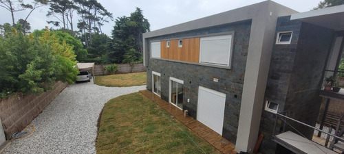 Casa A Estrenar - 280 M2 - 4 Dormitorios Mas Estudio Y 4 Baños