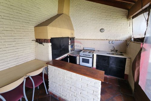 Venta Casa 5 Ambientes En Bernal - Apto Credito