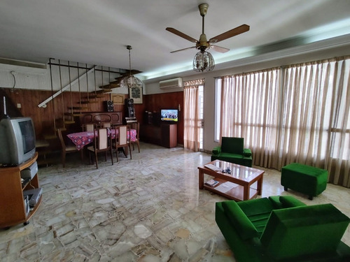 Imagen 2 de 30 de Venta Casa 4 Ambientes Bernal Quincho Cochera
